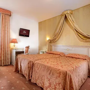https://ambassador-tre-rose.hotelinveneto.com